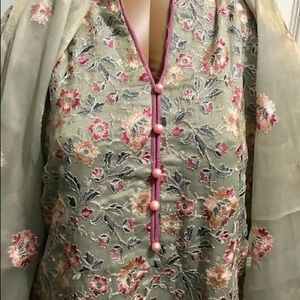 Gray georgette with pink work
